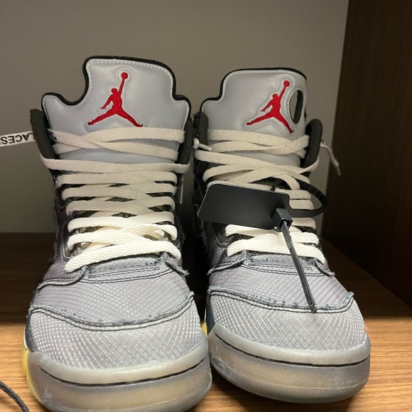 Off-white X Jordan 5 ‘muslin’ main image 6